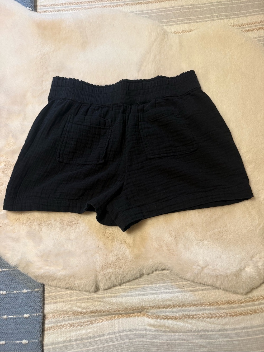 LOFT Black Textured Pull-On Shorts